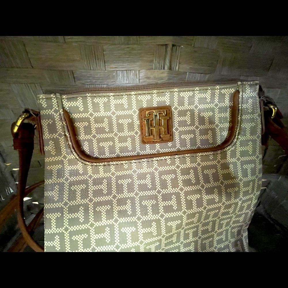 Tommy Hilfiger Classic Crossbody 
